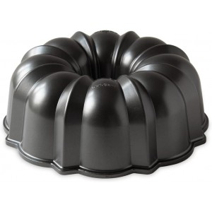 Nordic Ware Original Bundt, 12-Cup, Grap...