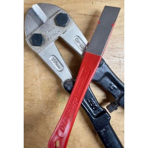 DMT D2F Dia-Sharp Mini Whetstone Knife Sharpener and Diamond Sharpening Stone, 2.5 Inch, Fine