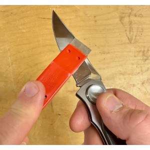 DMT D2F Dia-Sharp Mini Whetstone Knife Sharpener and Diamond Sharpening Stone, 2.5 Inch, Fine