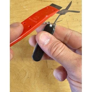 DMT D2F Dia-Sharp Mini Whetstone Knife Sharpener and Diamond Sharpening Stone, 2.5 Inch, Fine