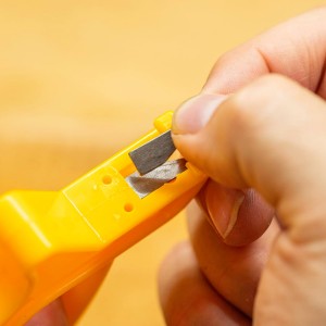 Smith’s JIFF-S 10-Sec Knife & Scissors Sharpener - Right & Left-Handed Scissors - Carbide Blades - Outdoor Sharpener for Pocket, Hunting, Fishing & Kitchen Knives - Handheld Pullover Sharpener