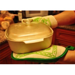 G & F 1688 Dupont Nomex & Kevlar Heat Resistant Oven Gloves, 3-Finger Oven Gloves & Pot Holder Set