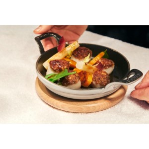 Staub Magnetic Trivet 15 x 11cm