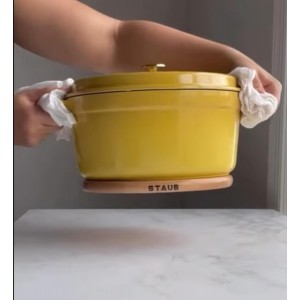 Staub Magnetic Trivet 15 x 11cm