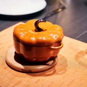 Staub Magnetic Trivet 15 x 11cm