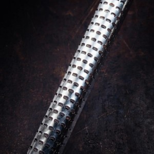 Microplane Specialty Spice Grater – Perfect for Nutmeg & Cinnamon, with Safety Cover (Red)