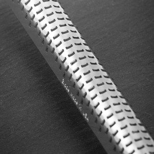 Microplane Specialty Spice Grater – Perfect for Nutmeg & Cinnamon, with Safety Cover (Red)