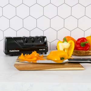 Chef’s Choice Professional Electric Knife Sharpeners AngleSelect for 15- and 20-Degree Straight-Edge and Serrated Knives with Diamond Abrasives & Precision Angle Control, 2-Stage, Black