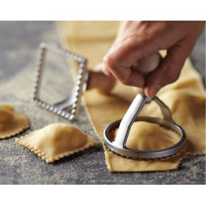 Eppicotispai Aluminum Round Ravioli Stamp with Beechwood Handle, 3-Inch