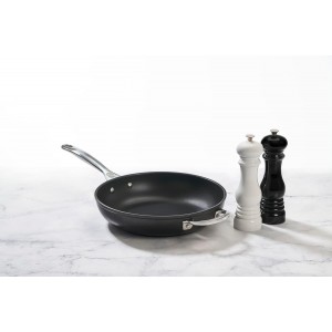 Le Creuset Salt and Pepper Mill Set, 8