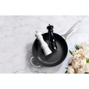 Le Creuset Salt and Pepper Mill Set, 8