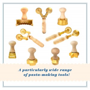 La Gondola Homemade Ravioli Stamp - Round Smooth 1.5in | Italian Pasta Making Tool for Home and Business | Brass & Natural Wood | Sturdy & Easy to Use Ravioli Stamp | Ravioli Cutter Made in Italy