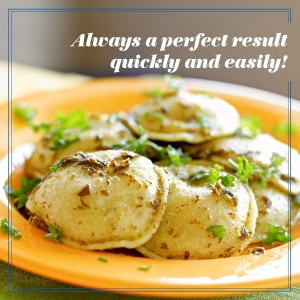 La Gondola Homemade Ravioli Stamp - Round Smooth 1.5in | Italian Pasta Making Tool for Home and Business | Brass & Natural Wood | Sturdy & Easy to Use Ravioli Stamp | Ravioli Cutter Made in Italy