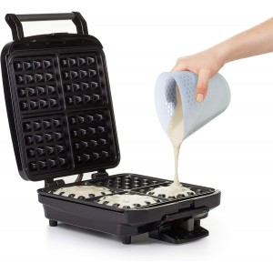 OXO Good Grips 2-Cup Squeeze & Pour Silicone Measuring Cup with Stay-Cool Pattern