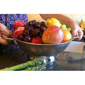 DLD Stainless Steel Micro-Perforated 5-Quart Colander - Professional Strainer with Heavy Duty Handles and Self-draining Solid Ring Base - Dishwasher Safe