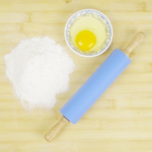 Silicone Rolling Pin for Baking Non-stick Rolling Pin Dough Roller Wooden Handle Kitchen Accessories Pastry Roller