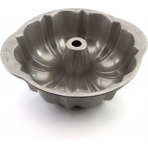 USA Pan Bakeware Nonstick Fluted Tube Ca...