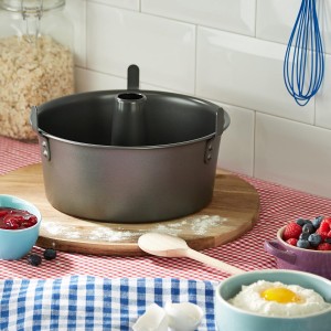 KitchenCraft Chicago Metallic Professional Non-Stick Ring-Shaped Angel Food Cake Tin with Loose Base, 25 cm (10