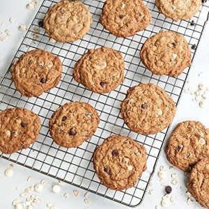 Nordic Ware 43343 Oven Safe Nonstick Baking & Cooling Grid (1/2 Sheet), One Size, Steel