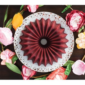 Nordic Ware Brilliance Bundt, 10 Cup, Gold