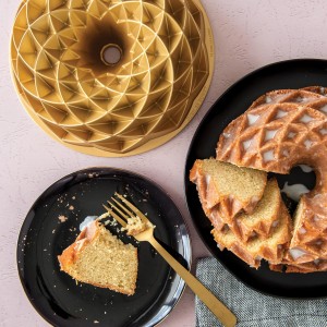 Nordic Ware Jubilee Bundt, 10 Cup, Gold