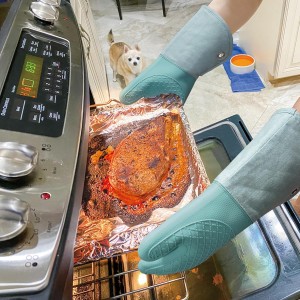 Professional Microwave Silicone Oven Mitts one Pair, Kitchen Mitten Set for Heat Resistant with 500 Degrees, Kitchen Gloves Pot Holder for BBQ Cooking Baking (Light Blue)