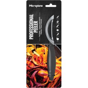 Microplane Stainless Steel Professional Swivel Peeler, Sharp Blade for Effortless Peeling of Hard Fruits and Vegetables, Kitchen Peeler for Home Cooks and Professional Chefs