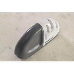 Smith's 51003 Diamond Edge Grip™ MAX 2-Stage Sharpener – White - Compact - Non-Slip Base - Patented V Grip – Sharpen Knives & Scissors - Diamond & Ceramic Sharpeners