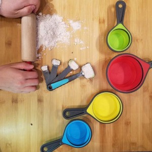 Collapsible Measuring Cups and Spoons - Portable Food Grade Silicone for Liquid & Dry Measuring, 8 Piece Set Kitchen Measuring Tool