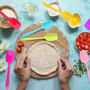 Patelai Silicone Spatulas, 7 Pieces 8.2 Inch Small Rubber Spoon Non Stick Kitchen Christmas Spatulas Heat Resistant Flexible Scrapers Baking Tool for Cooking, Mixing, Baking Tools