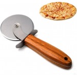Stainless Steel Pizza Slicer, 20cm Classic Pizza Wheel Kitchen Gadget Pizza Cutters with Anti-Slip Wooden Handle