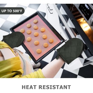 Short Oven Mitts, Heat Resistant 500°F, Silicone Grip Kitchen Gloves, Non-Slip for Baking, Grilling, BBQ, Machine Washable with Hanging Loop, 2-Pair Set, Gray