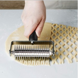 AMPSEVEN Pastry Lattice Roller Cutter - Professional Stainless Steel Dough Lattice for Pie Pizza Bread, beef wellington, Pastry Crust Roller Cutter