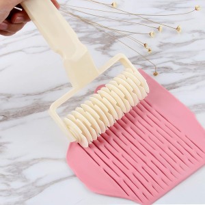 Lattice Roller Cutter, Pie Pizza Cookie Dough Roller Lattice Household Baking Pastry Tools(Plastic lattice cutter)
