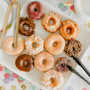 Luter 20pcs Wooden Disposable Cooking Utensils Mini Wooden Tongs Natural Toast Tongs for Charcuterie Cooking