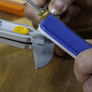 Smith’s 51321 Precision Sharpening Kit – 6 Sharpening Stones – Straight + Serrated Knives – Sharpen Hooks, Kitchen, Hunting, Fishing + Pocket Knives – Angle Guide – Portable Kit w/Storage Pouch