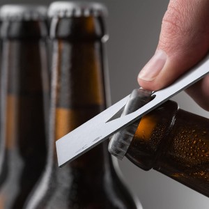 Chumia Poker Card Bottle Openers Stainless Steel Poker Card Beer Ace Bottle Cap Openers for Wedding Birthday Party Bridal Shower Table Tools Supplies(Silver, Black,24 Pieces)