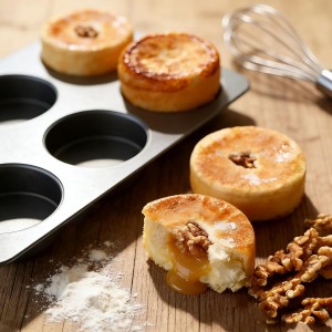 6 Cup Straight Side Jumbo English Muffin Cupcake Pan with Lid, Nonstick Hamburger Burger Bun Mold Muffin Pan for Baking Egg Sandwich Frittata Cinnamon Roll Focaccia Quiche Pancake