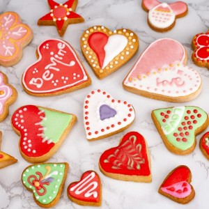 Heart Cookie Cutter Set, Gtmkina 5 Pieces Stainless Steel Small Biscuit Cutters Heart Shaped Mold for Kids Holiday Birthday Party