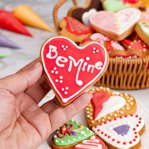 Heart Cookie Cutter Set, Gtmkina 5 Pieces Stainless Steel Small Biscuit Cutters Heart Shaped Mold for Kids Holiday Birthday Party