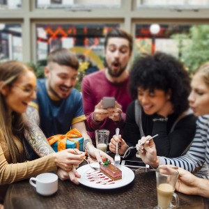 Hammered Salad Forks Set of 6, E-far Stainless Steel Appetizer Dessert Forks, Silverware Flatware Small Forks, Mirror Finish, Dishwasher Safe - 6.7 Inches