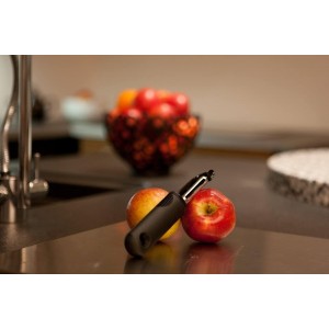 OXO Good Grips Swivel Vegetable Peeler (Set of 2)