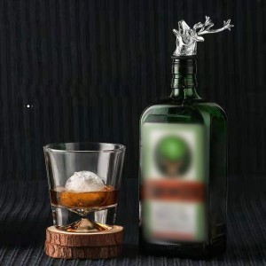 2022 New Stainless Steel Deer Wine Aerator Pourer, Red and White Wine Bottle Aerator Whiskey Diffuser, Silver Decanter Spout for Home Party Anniversary Birthday Decoration Supplies