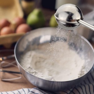 Powder Sugar Shaker Sifter Duster Baker's Dusting Wand Dispenser for Flour Spices Sugar Tea Strainer Steeper Tea Balls for Loose Tea