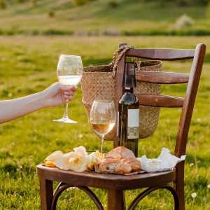 Chengu 36 Pieces Liquor Bottle Covers Pour Spout Covers Bar Toppers for Bottles Universal Pour Dispenser Dust Translucent Silicone Rubber Spout Caps for Bar Home Kitchen Tools Supplies (Black)