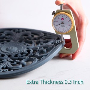 Extra Thick Silicone Trivet Mat for Hot Dishes, Hot Pots and Pans, Pot Holder, Hot Pad to Portect Your Table and Countertop, Kitchen Decor and Accessories,Black,Set of 3