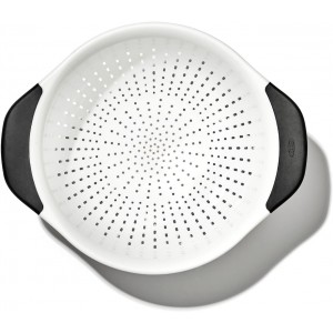 OXO Good Grips 3 QT Plastic Colander