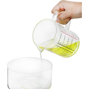 QWORK Glass Measuring Cup, 2 Pack 500ML (18 Oz, 2 Cup), High Borosilicate Glass Scale Cup with Handle and Durable Bamboo Lid, for Kitchen or Restaurant