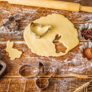 Easter Cookie Cutters, 5 Pieces Chick Carrot Egg Bunny Rabbite Shapes Metal Cookie Cutters Stainless Steel Sets Holiday Themed Baking Kit