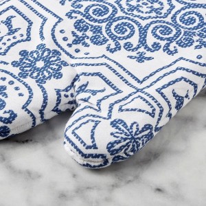 Martha Stewart Strie Medallion Oven Mitt 2-Pack Set, Navy Blue, 7